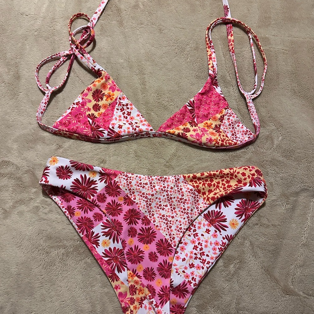 Kulani Kinis bikini size small Sahara 2021 pink patchwork